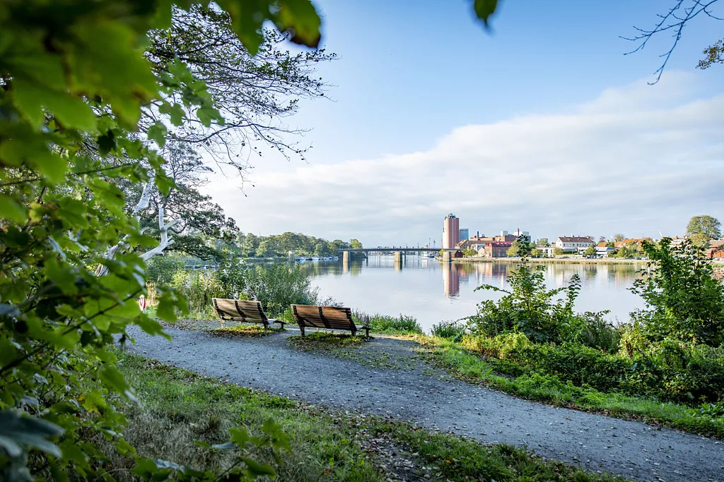 Stanna och njut längs vackra Strandpromenaden