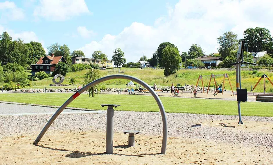 Gurkenbank für das Fitnessstudio im Freien