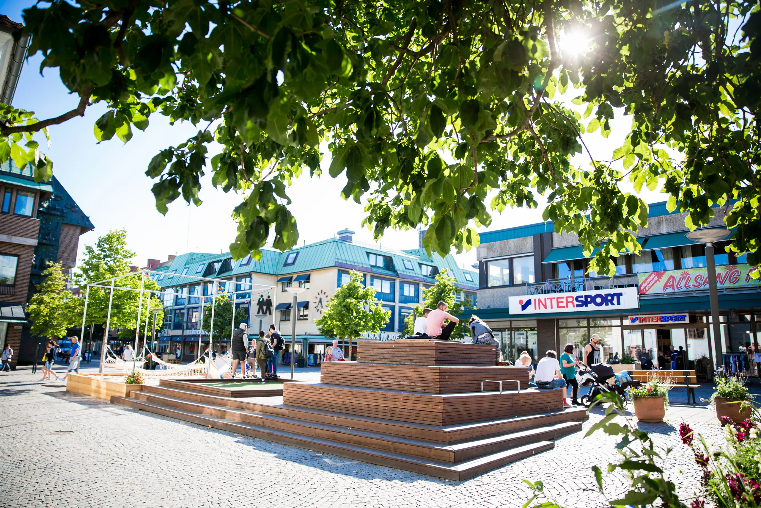 Falkenbergs centrum en solig sommardag