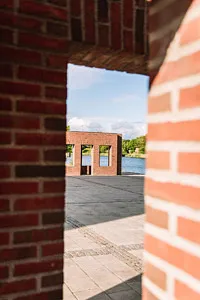 tegelkonst vid vatten