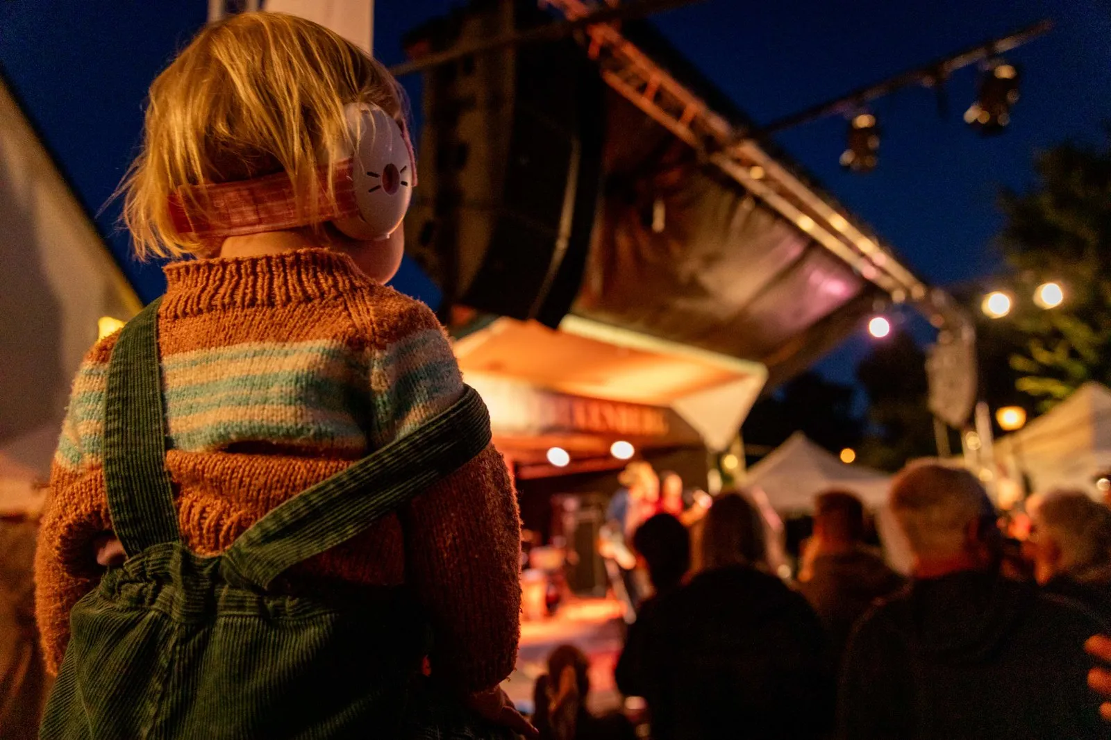 barn på konsert